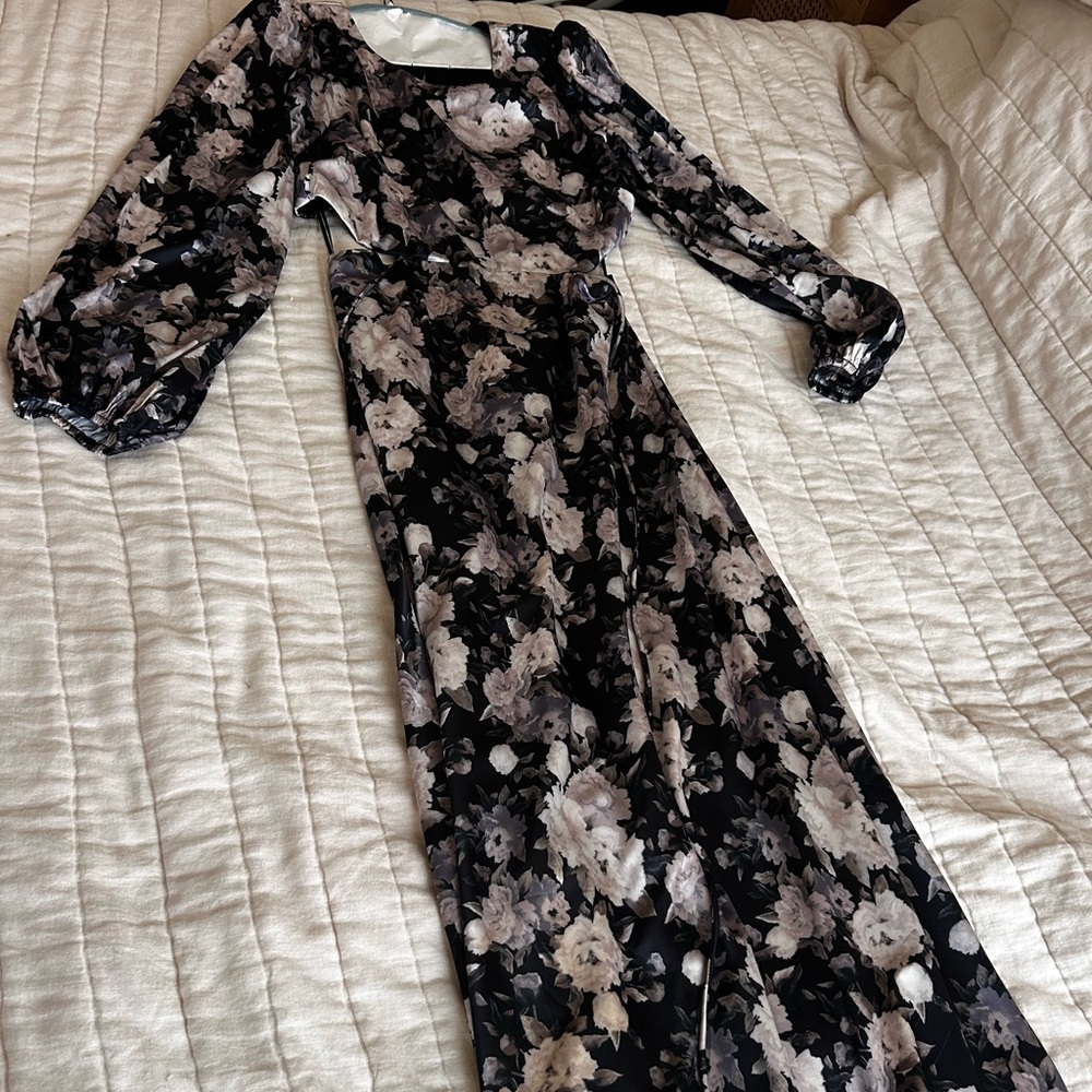 Silk black and white floral midi with side cutouts medium, Astr the Label brand
